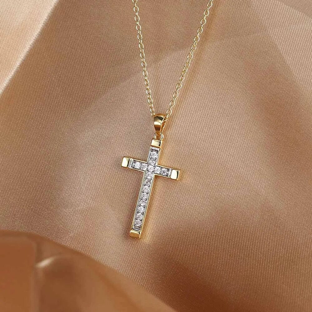 Collier Croix Femme Discret