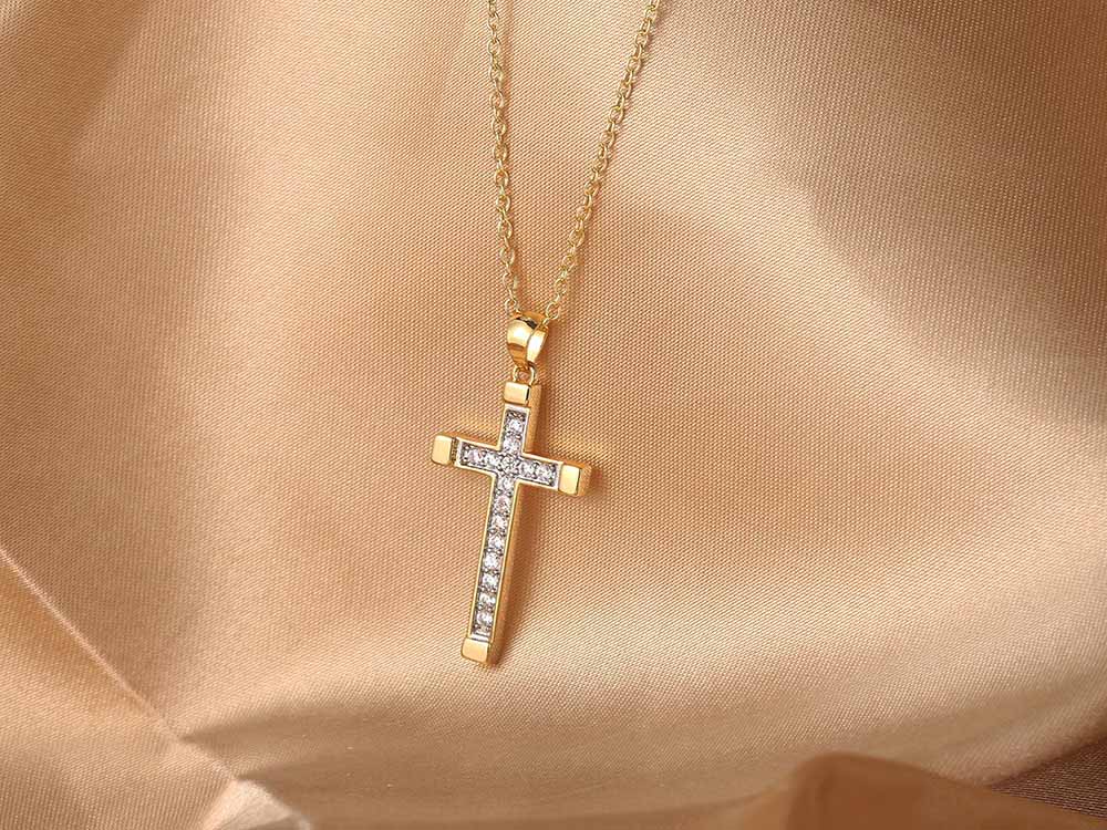 Collier Croix Femme Discret