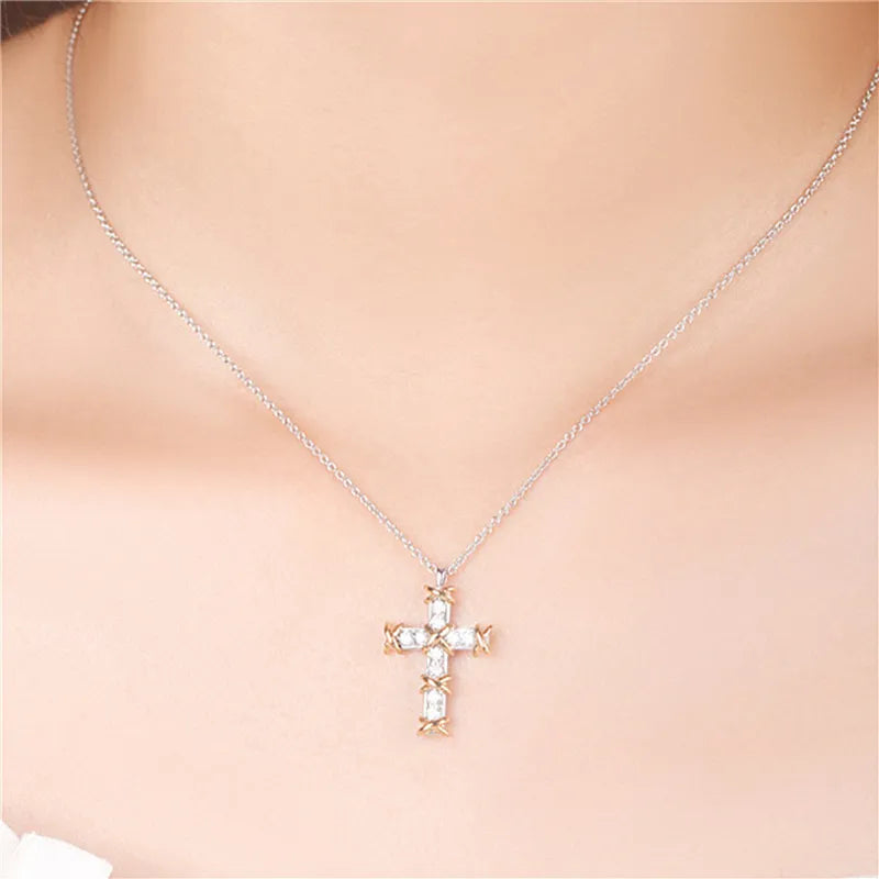 Pendentif Croix Femme Diamant